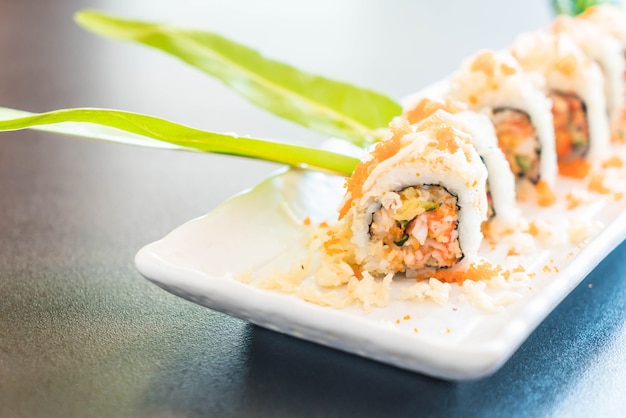 rotolo di sushi maki tempura