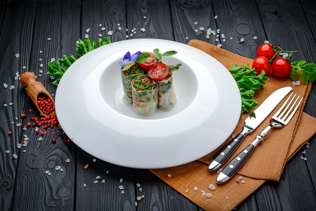 Rotolo tailandese con salmone e verdure