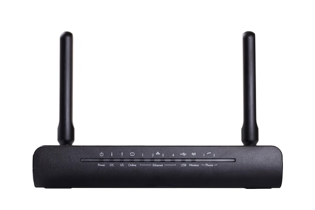 Router wireless nero isolato su sfondo bianco