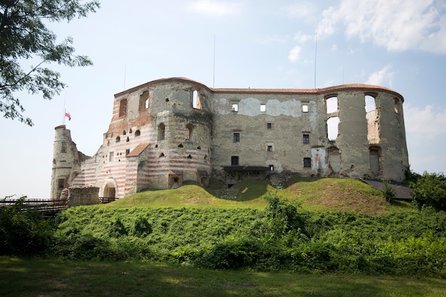 Rovine del castello di Janowiec in Polonia