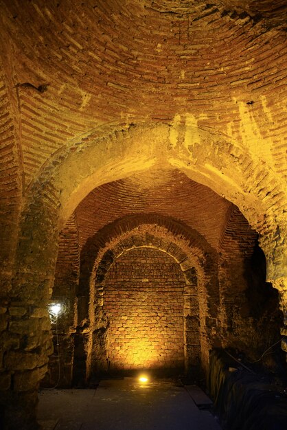 Rovine del palazzo nel distretto di Sultanahmet Istanbul Turkiye