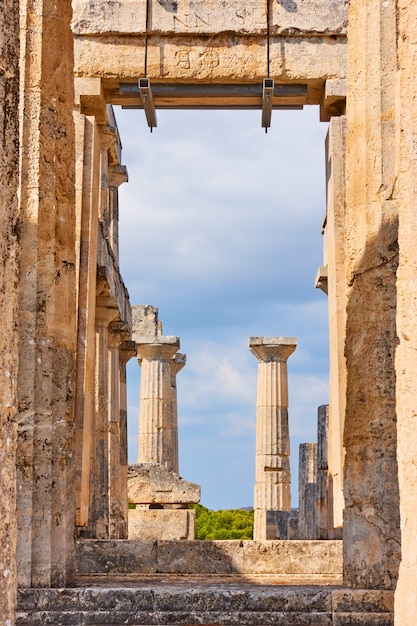 Rovine del tempio di Aphaea nell'isola di Egina, Isole Saroniche, Grecia