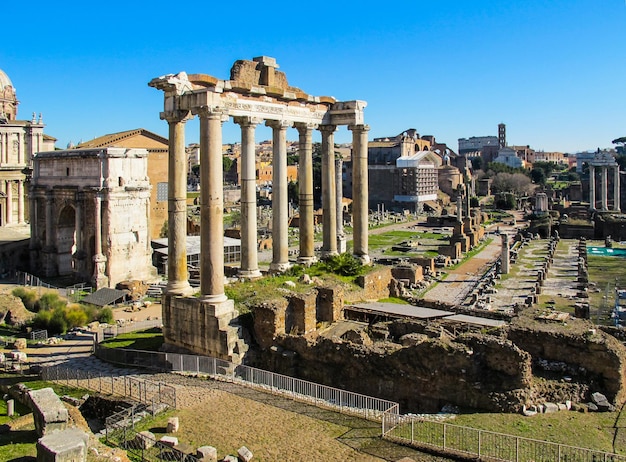 Rovine dell'antico Foro Romano a Roma Italia nell'inverno 2012