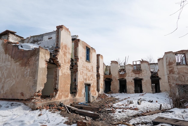 Rovine di guerra Città distrutta dopo i bombardamenti Città morta Edifici bombardati