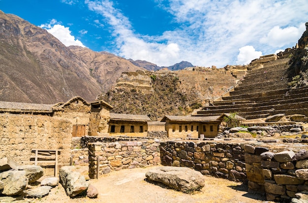 Rovine Inca a ollantaytambo in Perù