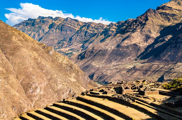 Rovine Inca a Pisac in Perù