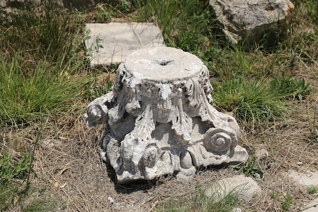 Rovine nell'antica città di Hierapolis in Turchia