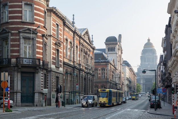 Royal street a Bruxelles con il Palazzo di Giustizia