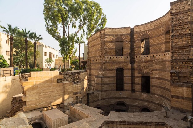 Ruine romane nella zona della città cristiana copta del Cairo, in Egitto