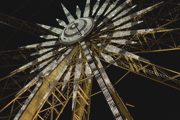 Ruota panoramica a Budapest di notte