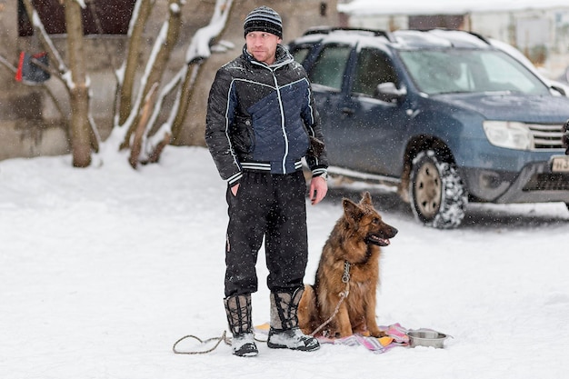 Russia Ivanovo 24 dicembre 2017 un Concorso per cani il divertimento inizia in invernoeditoriale