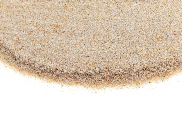 Sabbia bianca isolato su sfondo bianco