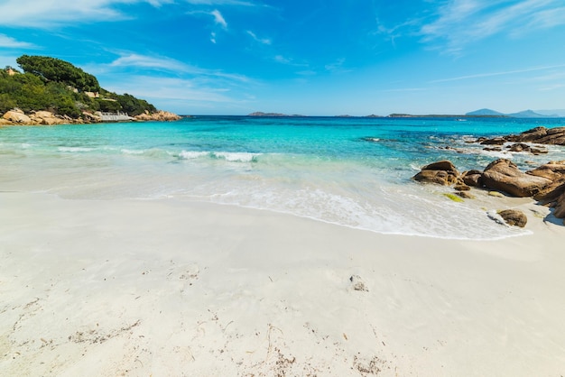 Sabbia bianca nella spiaggia di Capriccioli Sardegna