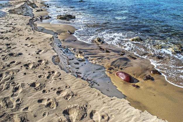 Sabbia e rocce nella costa di Castelsardo Sardegna