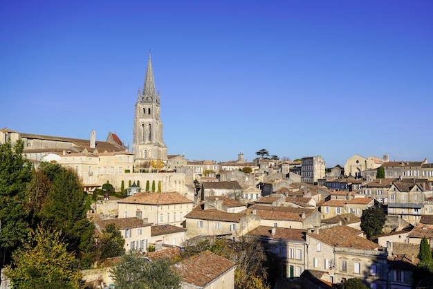 Saint-Emilion villaggio storico dei migliori vigneti di Bordeaux nel sud-ovest della Francia