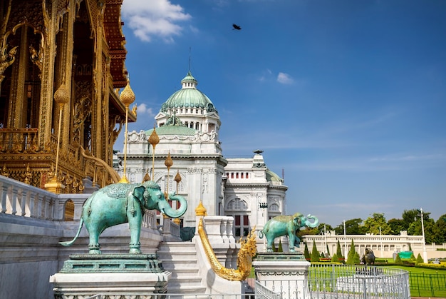 Sala del Trono di Ananta Samakhom a Bangkok