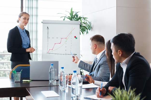 Sala riunioni corporativa della gente di affari