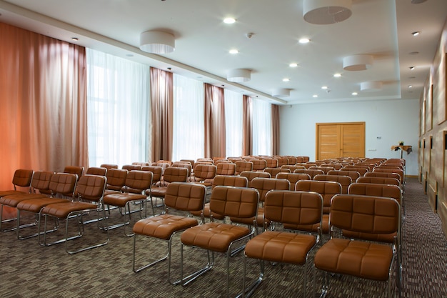 Sala riunioni e conferenze vuota