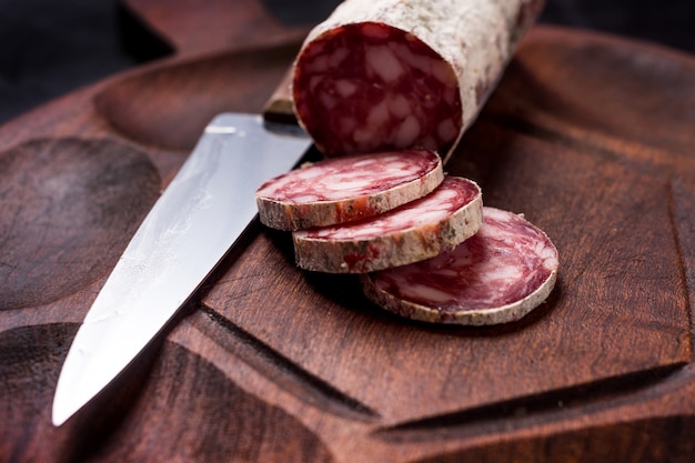 Salame affettato vicino