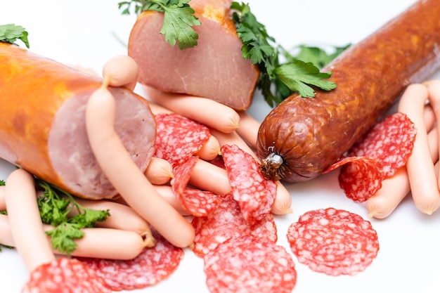 Salame di carne affumicata e salsicce