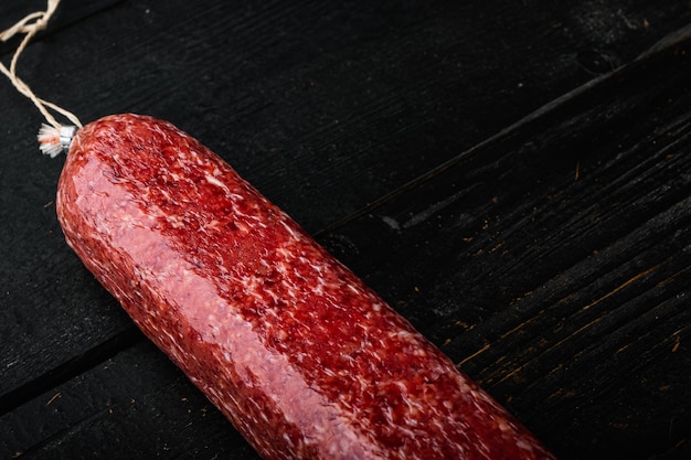 Salame intero di salsiccia