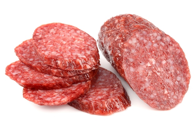 Salame isolato su bianco