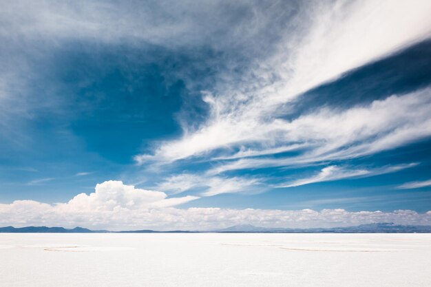 Salar de Uyuni distesa di sale, Altiplano, Bolivia