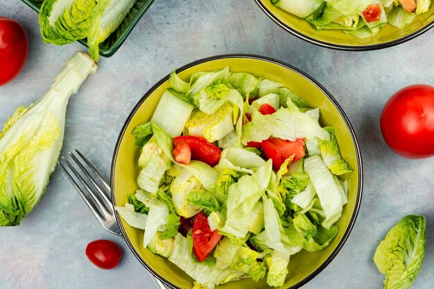 Salata verde sana con verdure fresche