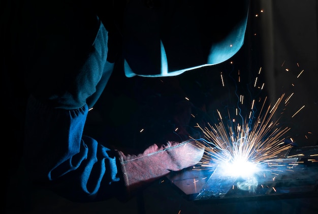 Saldatore di saldatura di metalli nell'industria