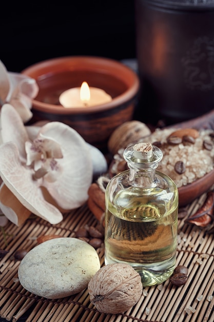 Sale marino naturale con chicchi di caffè, cannella e anice stellato