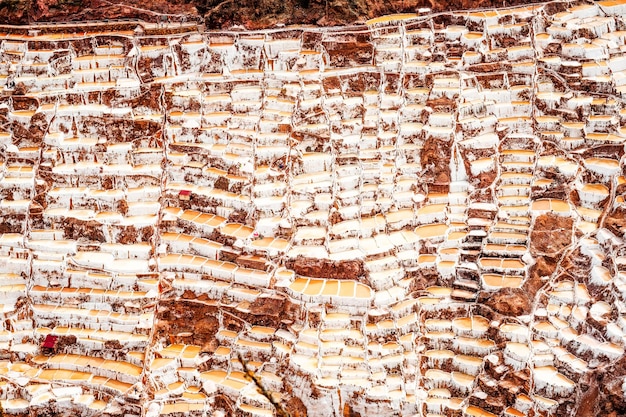 Salinas de maras vicino all'estrazione del sale di cusco in perù