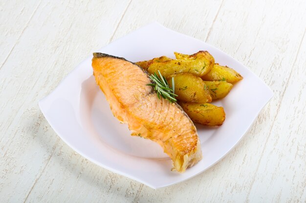 Salmone al forno con patata