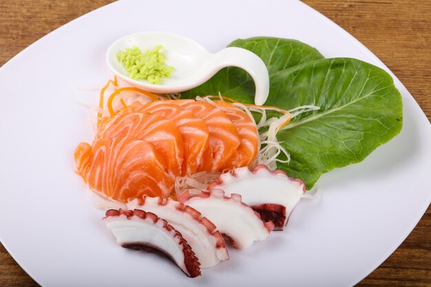 Salmone e Octopus sashimi