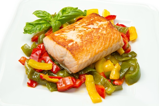 Salmone e verdure alla griglia