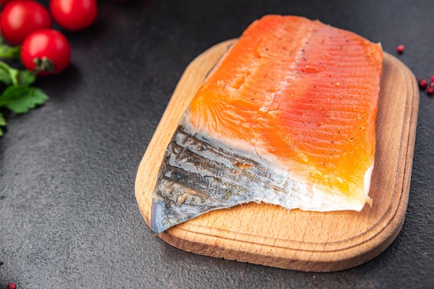 Salmone leggermente salato pronto da mangiare porzione fresca dietetica pasto sano dieta alimentare natura morta spuntino