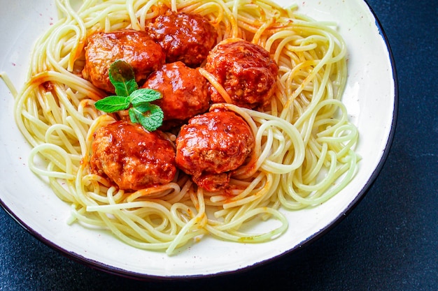 Salsa al pomodoro delle polpette degli spaghetti della pasta