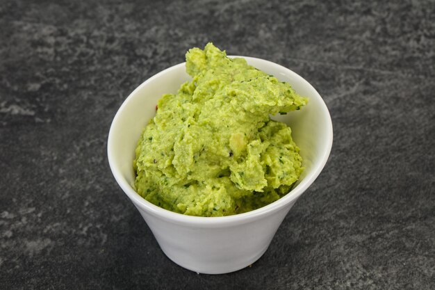 Salsa guacamole di avocado con peperoncino