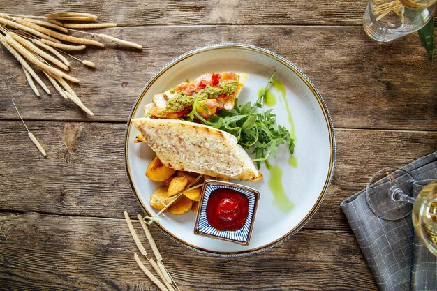 Salsa italiana di pesto di bruschette dell'antipasto