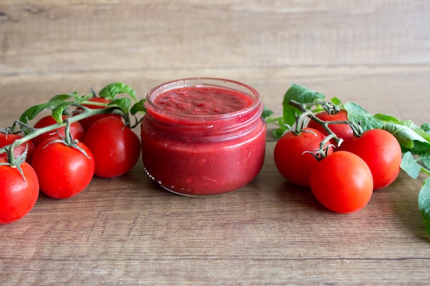 salsa ketchup con pomodori