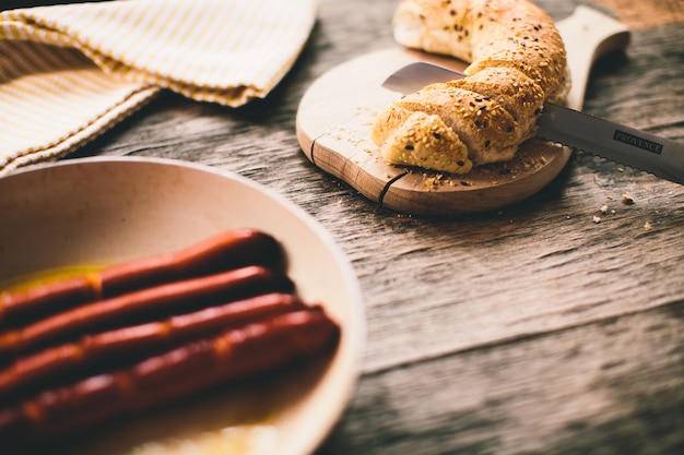 Salsicce fritte e pane