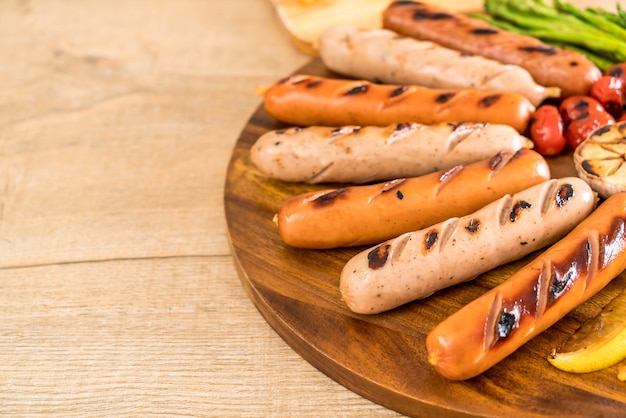 salsiccia alla griglia con verdure