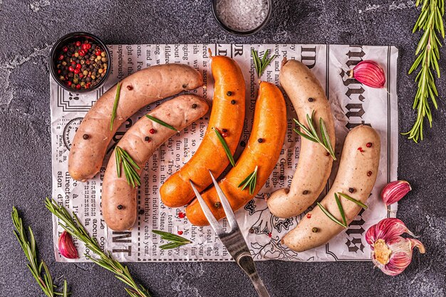 Salsiccia cruda fatta in casa per grigliare