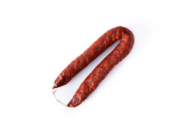 Salsiccia di chorizo spagnolo isolata