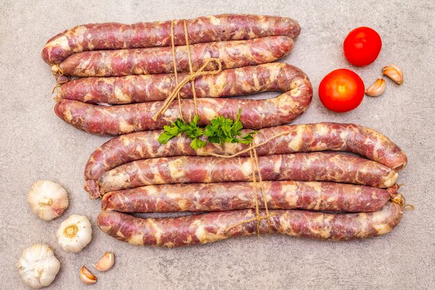 Salsiccia di maiale cruda