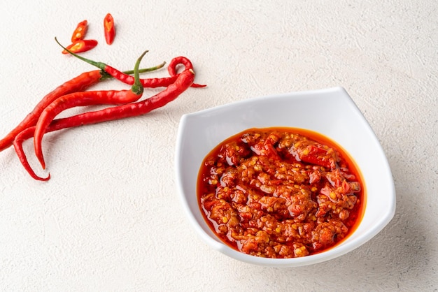 Sambal Balado è la pasta di peperoncino rosso tradizionale di Padang West Sumatra