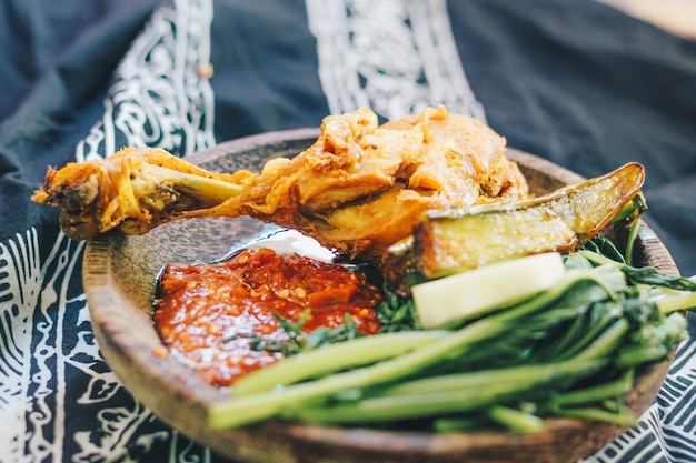 Sambal Tempong o Tempong salsa chili tradizionale cibo culinario piccante di Banyuwangi East Java Indonesia