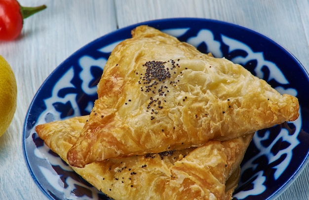 Samsa iracheno, Asia Piatti tradizionali assortiti, vista dall'alto.