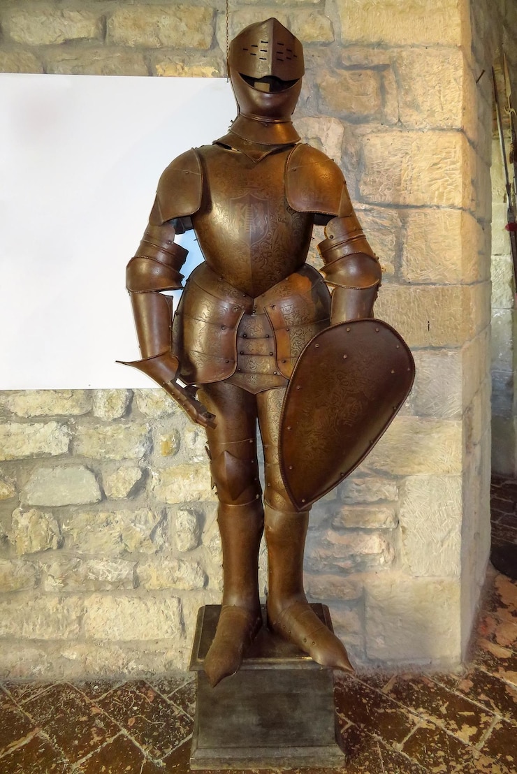 Foto san leo armatura medievale di cavaliere