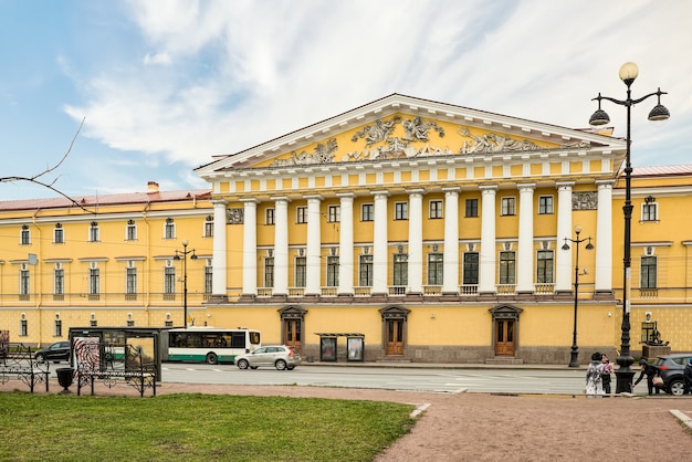 San Pietroburgo, Russia - 05 novembre 2019: Edificio dell'Ammiragliato vicino a Piazza del Senato. San Pietroburgo. Russia.