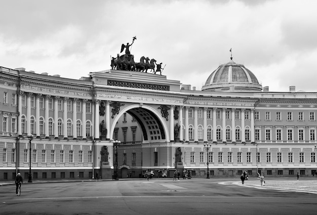 San PietroburgoRussia09012020 Edificio dello staff generale sulla piazza del palazzo